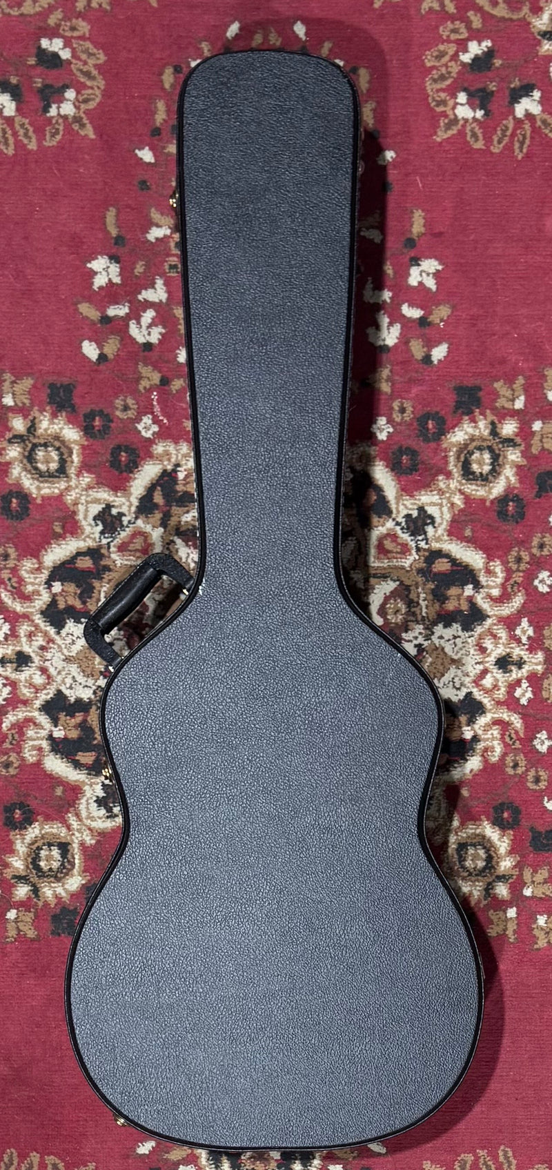 USED Nashville Tricone Resonator w/case.