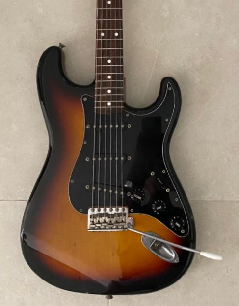 Fender ‘Silver Series’ -Japan Squire strat -Vintage
