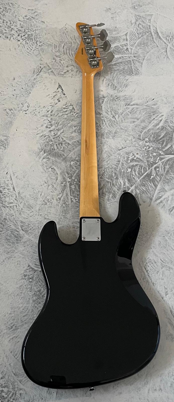 Fernandes Bass Black