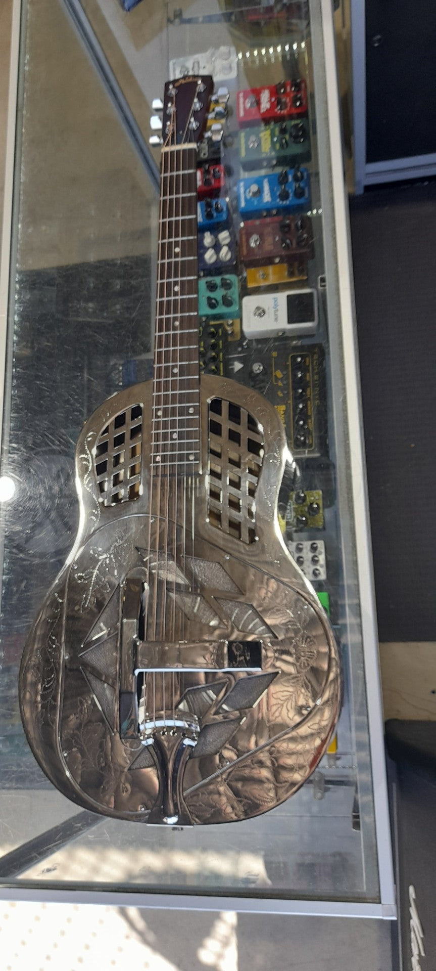 USED Nashville Tricone Resonator w/case.